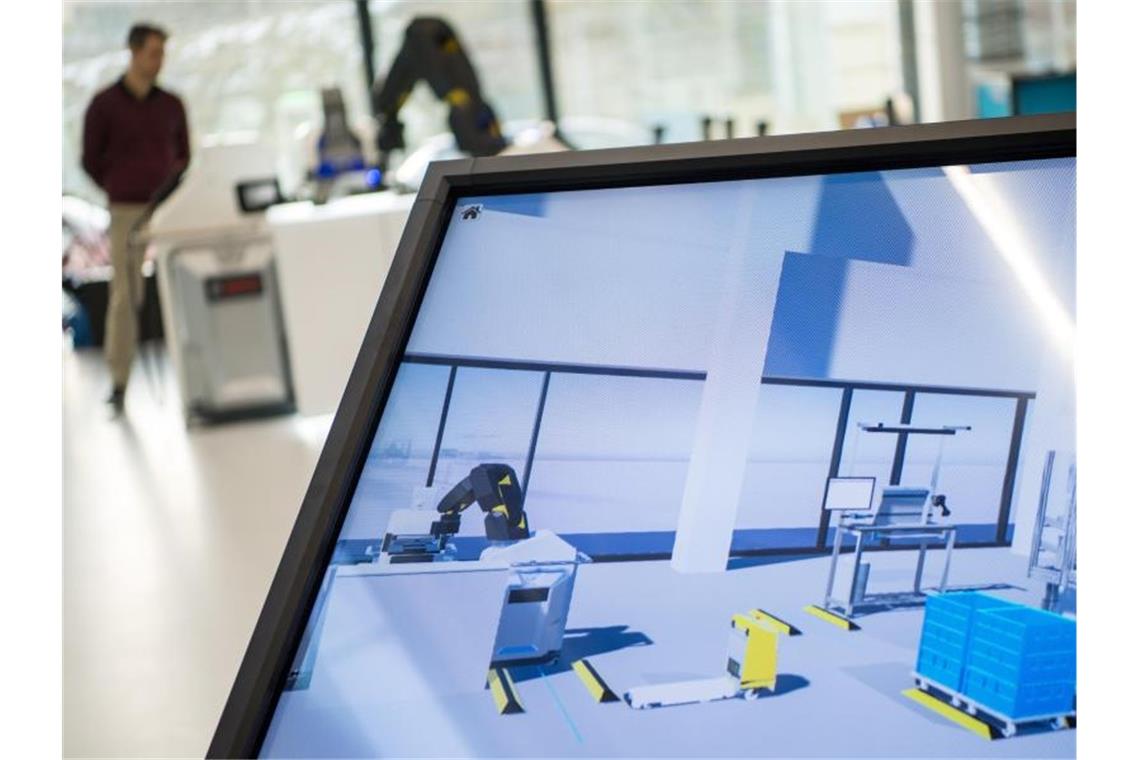 Drei Viertel der Deutschen haben Angst vor Jobverlust Auf dem Forschungscampus „Arena 2036“ in Stuttgart wird an einer vernetzten Autofabrik gearbeitet. Foto: Sebastian Gollnow/dpa