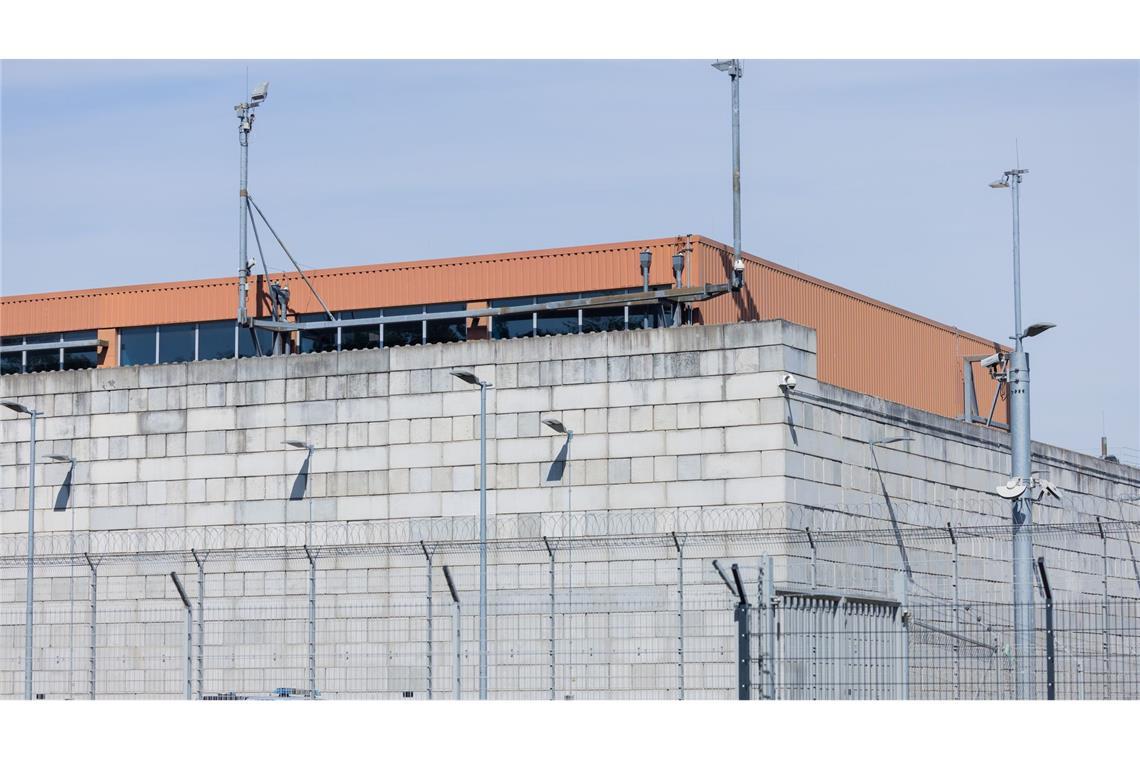 Grünes Licht für Serie von Atommülltransporten in NRW Auf dem Gelände des Forschungszentrums Jülich lagern die Castorbehälter.