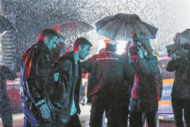 Auf dem Kaelble-Areal wurde die letzte Szene des Films „Elenore“ gedreht: Zuhälter Danny (Sandro Weinzierl) wird von der Polizei abgeführt.