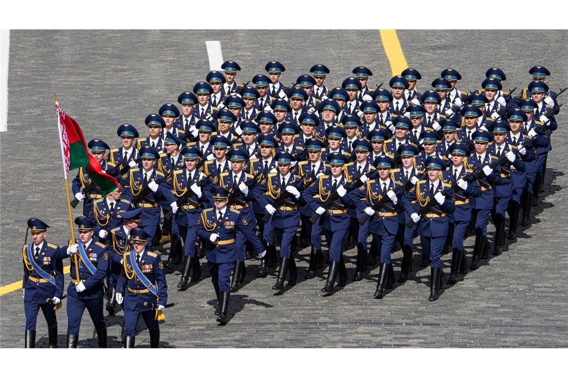 Parade im Krieg - Putin feiert Sieg über Nazideutschland