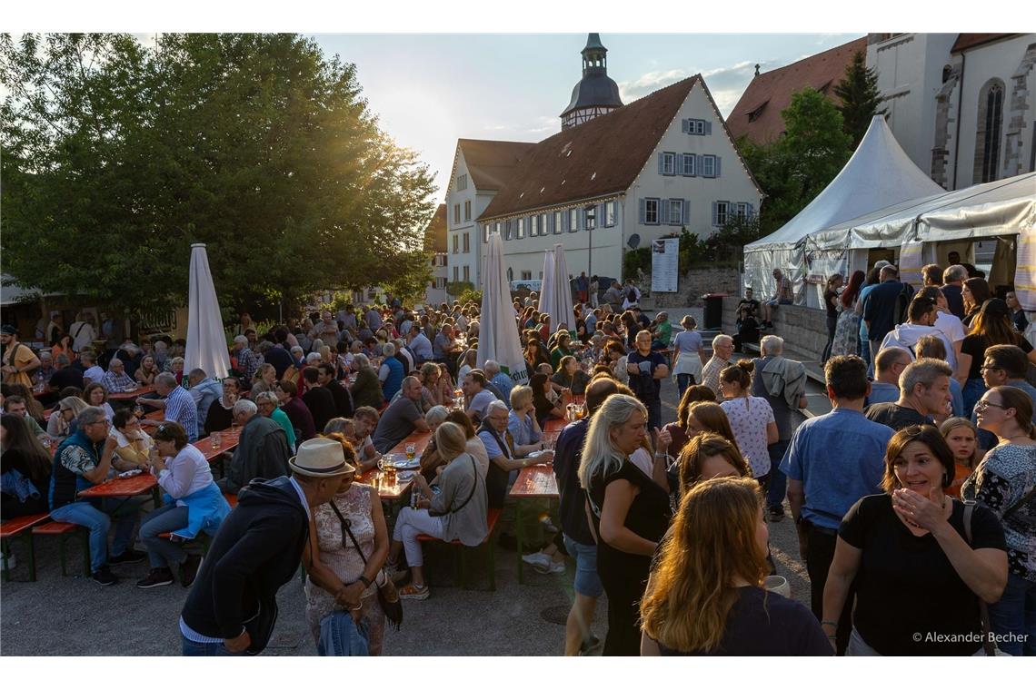 Auf dem Stiftshof ist die Stimmung entspannt. 