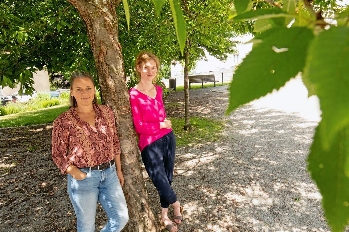 Die Instrumente sind die eigentlichen Diven Auf dem Stiftshof und an anderen Orten erlebten die Zuschauer in den letzten Wochen Kultur aus den unterschiedlichsten Genres. Der erste Backnanger Kultursommer ist die Frucht der langjährigen Arbeit von Jasmin Meindl (links) und Juliane Putzmann. Foto: A. Becher