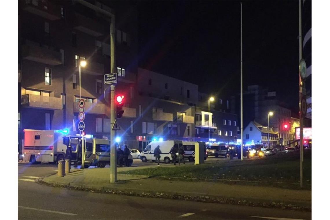 Straßburger Angreifer rief laut Zeugen „Allahu Akbar“ Auf dem Straßburger Weihnachtsmarkt sind bei einem Angriff Menschen getötet worden. Foto: Violetta Heise