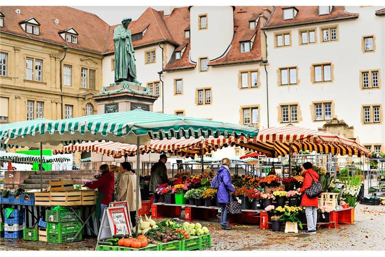 Auf dem Stuttgarter Wochenmarkt wird demnächst Wein ausgeschenkt.