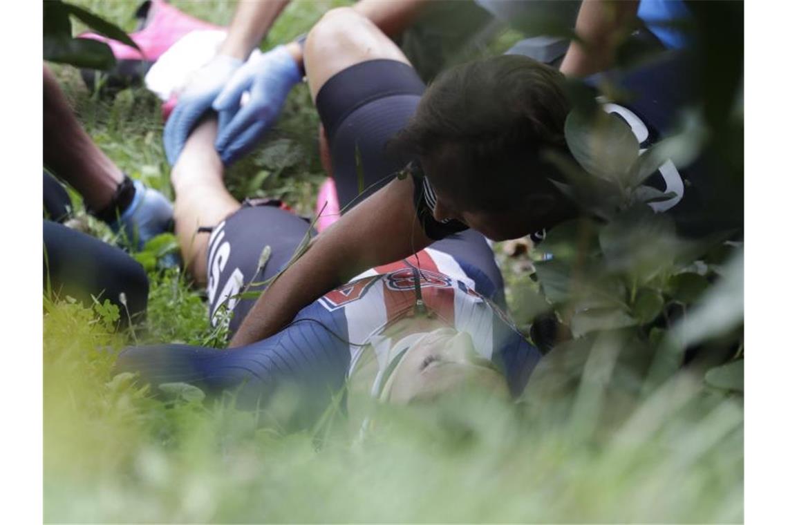 Auf dem Weg zu Gold kam die Amerikanerin Chloé Dygert von der Fahrbahn ab und stürzte über eine Leitplanke. Foto: Andrew Medichini/AP/dpa