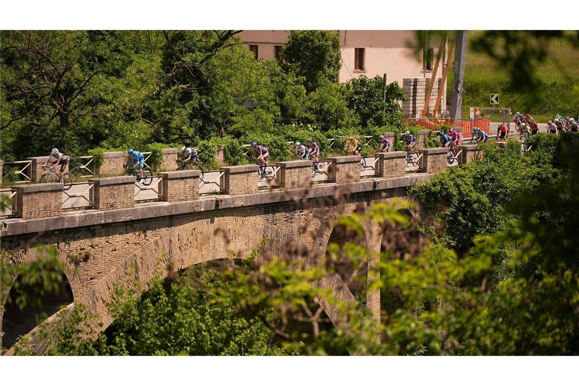 Giro: Plapp holt Etappensieg - Roglic verliert Rosa Trikot Auf dem Weg zum Ziel der 8. Etappe.