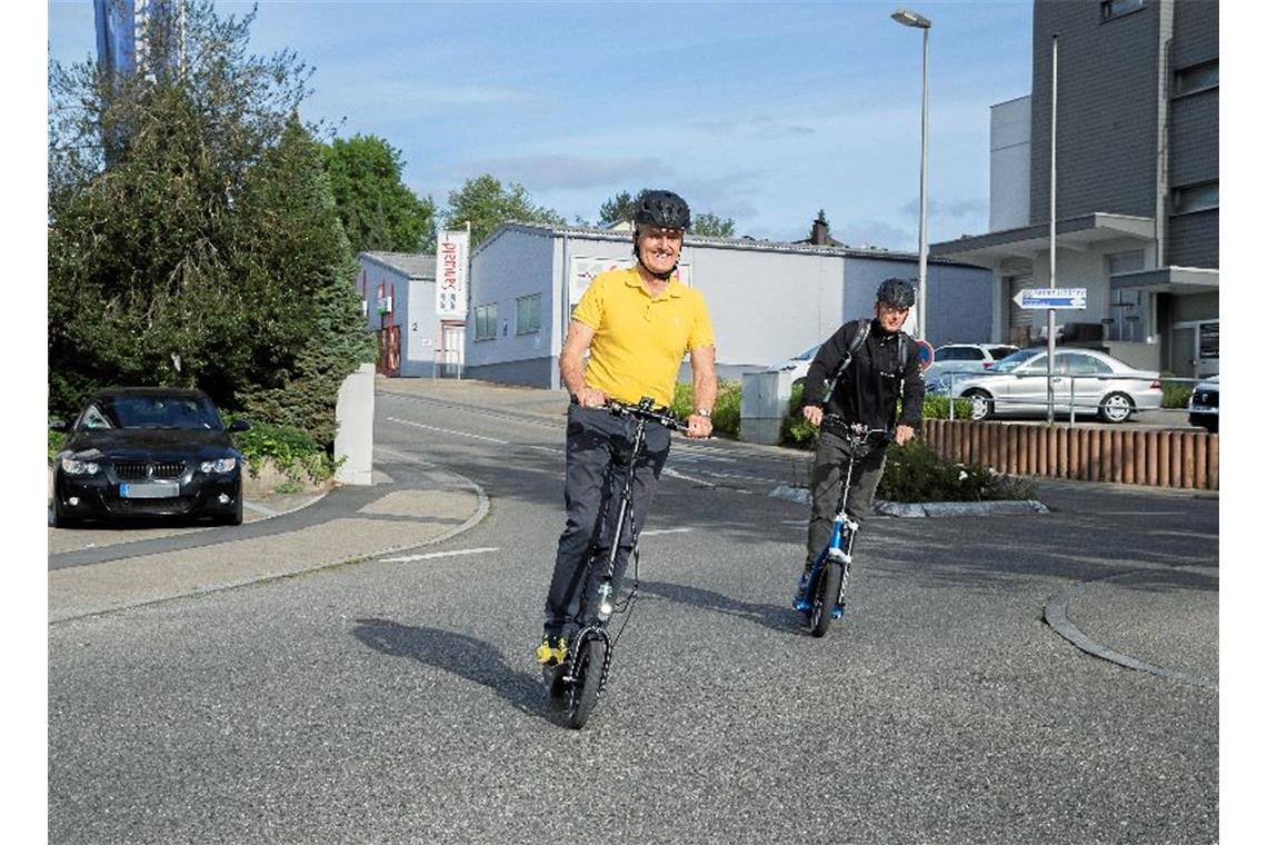 Auf der alljährlichen Markungswanderung, im Jahr 2020 unterwegs mit E-Scooter un...