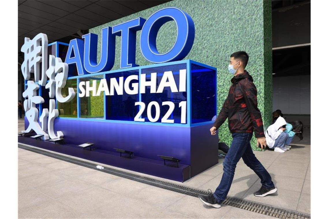 Auf der „Auto China“ erwarten rund 1000 Aussteller bis zum 28. April Hunderttausende Besucher. Foto: Ng Han Guan/AP/dpa