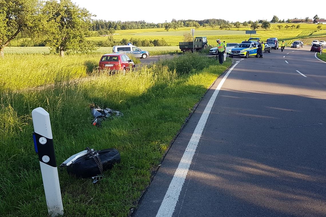 Tödlicher Unfall auf der B14 Auf der B14 nahe der Liemannsklinge hat sich ein tödlicher Unfall ereignet. Foto: B. Beytekin