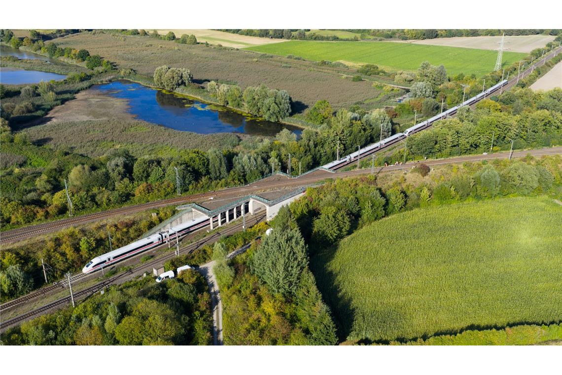 Auf der Bahnstrecke zwischen Hannover und Berlin kommt es zu Verspätungen und Zugausfällen.