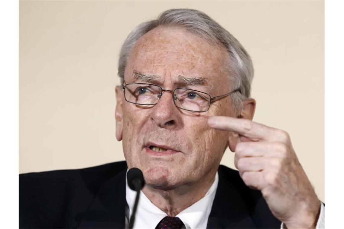 Olympia nicht zu halten - Pound: „Verschiebung beschlossen“ „Auf der Grundlage der Informationen, die das IOC hat, wurde eine Verschiebung beschlossen“: Ex-IOC-Vizepräsidenten Richard Pound. Foto: Salvatore Nolfi/dpa/Archiv/epa/dpa