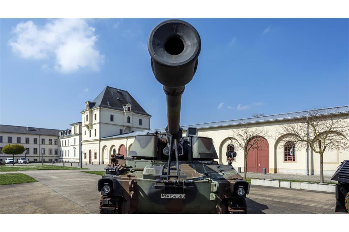 Auf der Panzerhaubitze M109 (hier im Militärhistorisches Museum der Bundeswehr in Dresden) lernte Merz erstmals Disziplin kennen. 