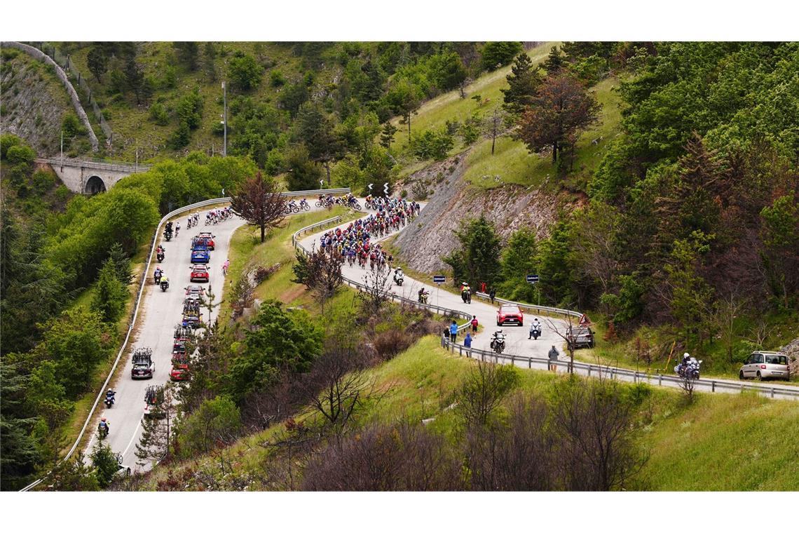 Giro: Roglic nach erster Bergankunft im Rosa Trikot Auf der siebten Etappe des Giro d’Italia ging des für die Radprofis zum ersten Mal in die Berge.