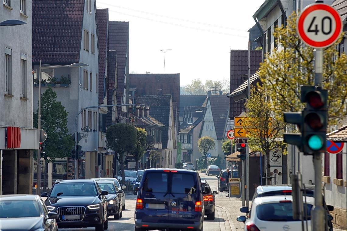 Tempo-30-Pläne werden auf Eis gelegt Auf der Steinheimer Ortsdurchfahrt bleibt vorerst alles beim Alten. Sprich: Es gilt weiterhin Tempo 40. Foto: MZ-Archiv (avanti)