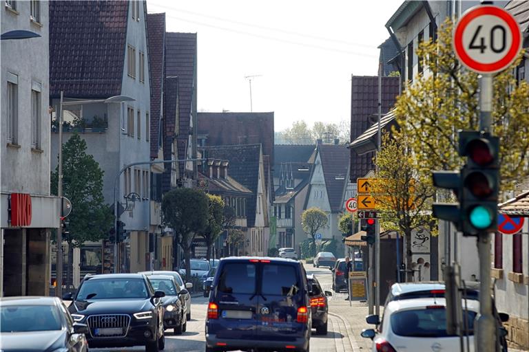 Auf der Steinheimer Ortsdurchfahrt bleibt vorerst alles beim Alten. Sprich: Es gilt weiterhin Tempo 40. Foto: MZ-Archiv (avanti)