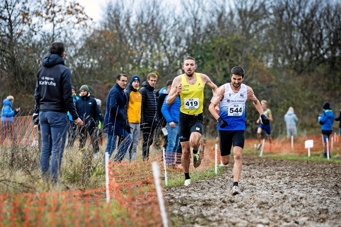 Jens Mergenthalers Stopp in Backnang auf dem Weg nach Paris Auf der Überholspur: Der deutsche Meistertitel im Crosslauf ist der jüngste Erfolg von Jens Mergenthaler (links). Foto: Imago