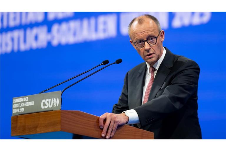 Auf Details der geplanten Verhandlungen über einen Waffenstillstand geht Bundeskanzler Friedrich Merz (CDU) in seiner Rede auf dem CSU-Parteitag nicht ein.