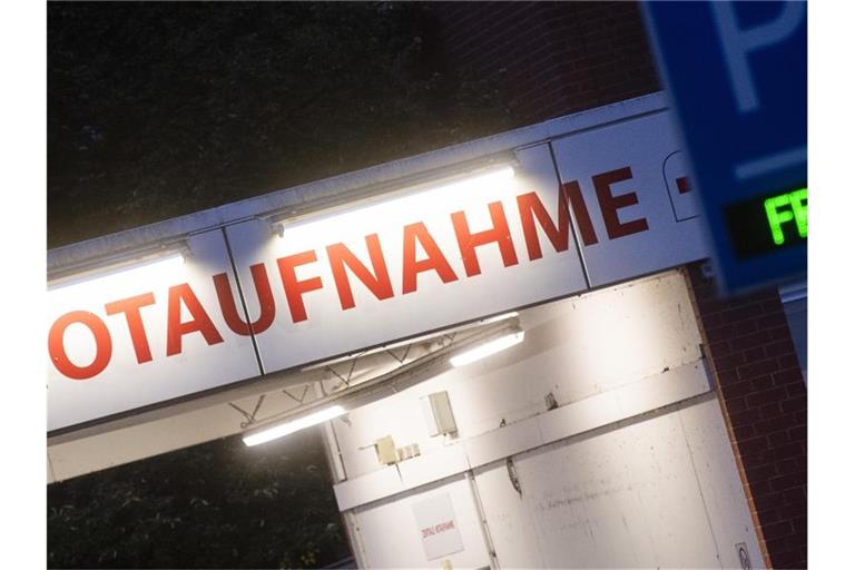 Auf Deutschlands Intensivstationen ballt sich angesichts der rasant steigenden Corona-Infektionszahlen Wut, Frust und Traurigkeit. Foto: Julian Stratenschulte/dpa