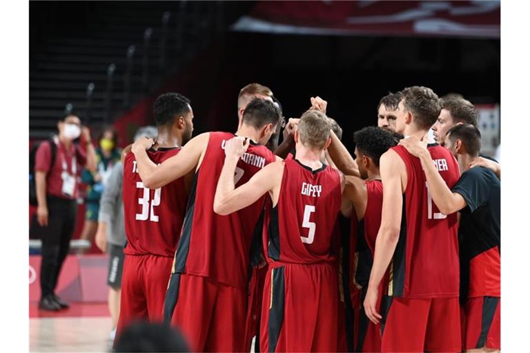 Auf die deutschen Basketballer wartet ein schwerer Gegner. Foto: Swen Pförtner/dpa