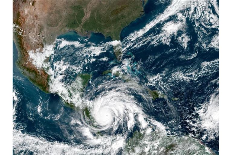 Auf diesem von der NASA zur Verfügung gestellten Bild ist Hurrikan „Iota“ über Mittelamerika zu sehen. Foto: Nasa Earth/ZUMA Wire/dpa