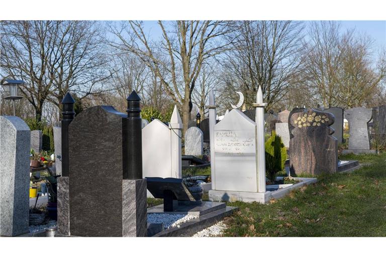 Auf einem Essener Friedhof sind Gräber auf einer islamischen Bestattungsstätte geschändet worden (Archivfoto).