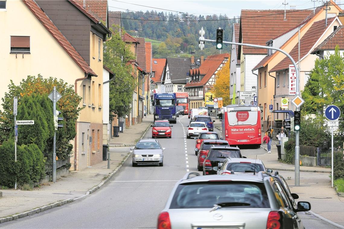 Auf einem etwa 600 Meter langem Abschnitt der B14 durch Oppenweiler soll bald Tempo 30 gelten. Foto: A. Becher