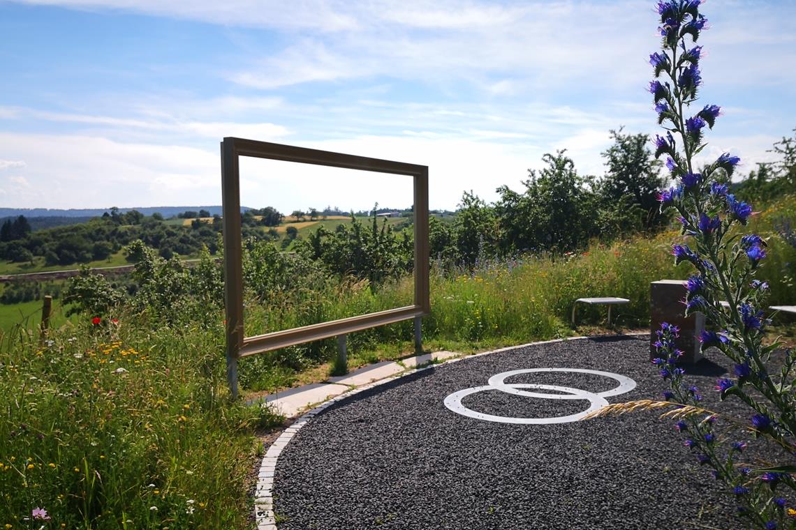 Auf einem vormals verwilderten Grundstück ist ein romantischer Platz für standesamtliche Trauungen entstanden. Die Idee dazu hatte der Bürgermeister. Foto: Gemeinde Berglen