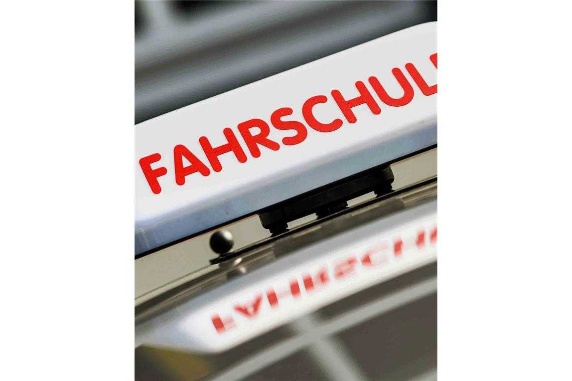 Fahrschulprüfungen werden noch teurer Auf Fahrschulen im Marktgebiet Stuttgart kommen Änderungen zu.