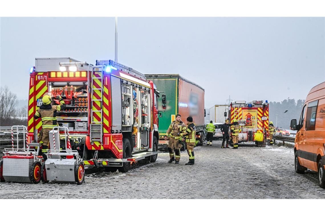 Wintereinbruch mit fatalen Folgen – Unfälle und Tote