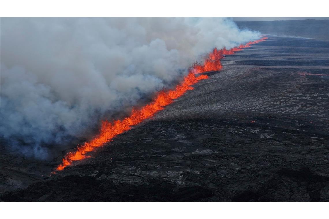 Erneuter Vulkanausbruch auf Island Auf Island hat sich erneut die Erde aufgetan.