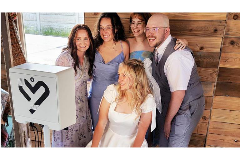 Auf Partys sorgt die Fotobox für Kurzweil.