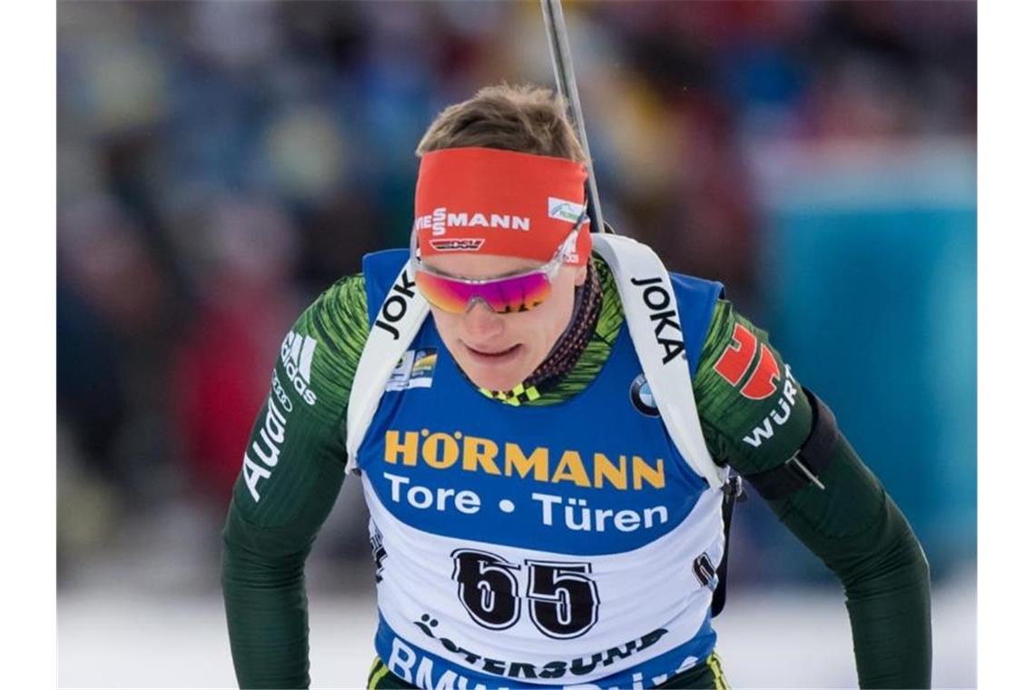 Weltmeister Peiffer stürzt - Fourcade wieder da Auf Rang 16 im Einzel bester deutscher Biathlet: Benedikt Doll. Foto: Sven Hoppe/dpa