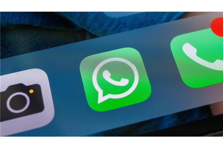 Auf WhatsApp werden weltweit etwa 100 Milliarden Nachrichten jeden Tag verschickt.