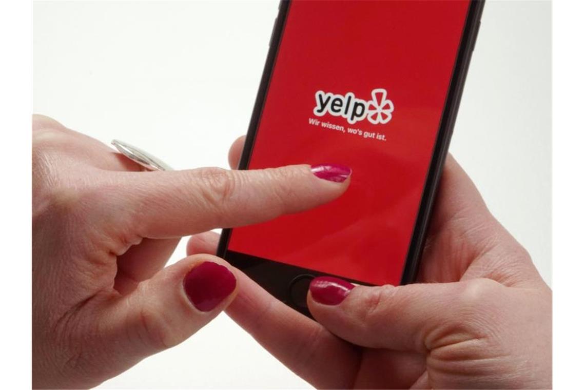 Auf Yelp können Nutzer vieles bewerten, zum Beispiel Restaurants, Dienstleister oder Geschäfte. Foto: Jennifer Weese/dpa