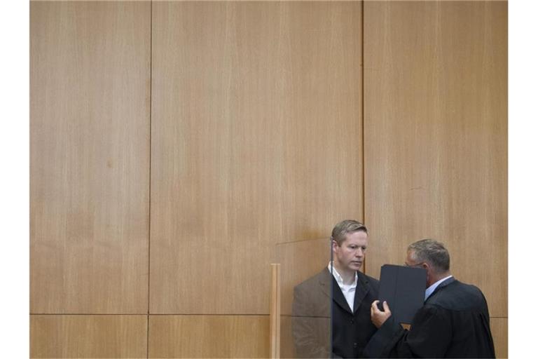 Auf Youtube sind Ausschnitte der Vernehmung des mutmaßlichen Lübcke-Mörders aufgetaucht. Foto: Boris Roessler/dpa