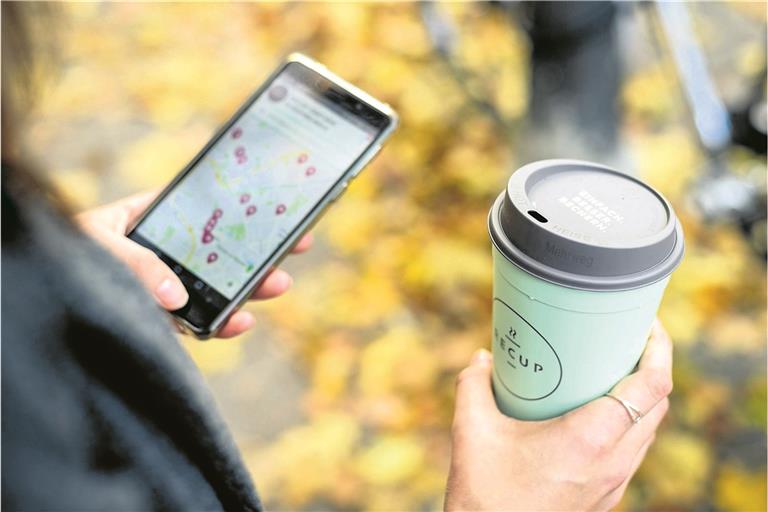 Auf zum nächsten Recup-Standort: Die App zeigt beteiligte Cafés und Bäckereien. Foto: reCup