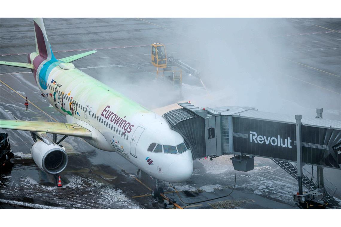 Betrieb am BER läuft wieder - Verspätung und viele Ausfälle