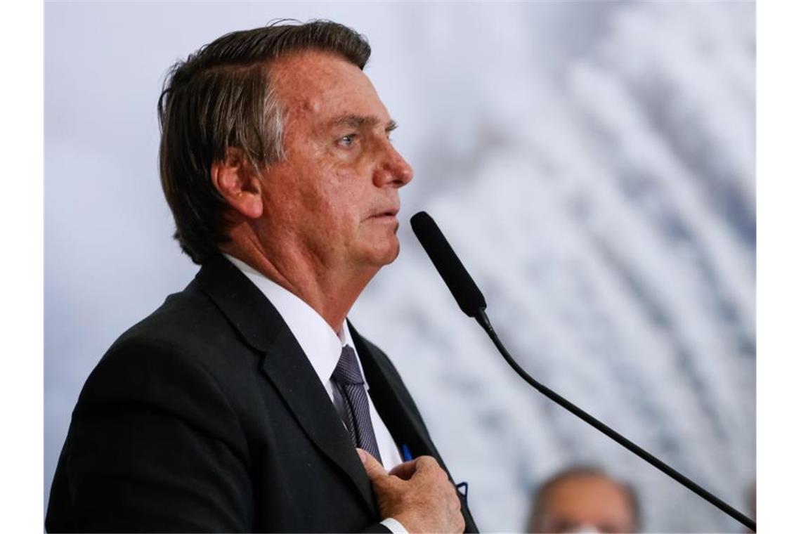 Aufgrund von Darmproblemen ist der brasilianische Präsident Jair Bolsonaro im Krankenhaus. Foto: Alan Santos/Palacio Planalto/dpa