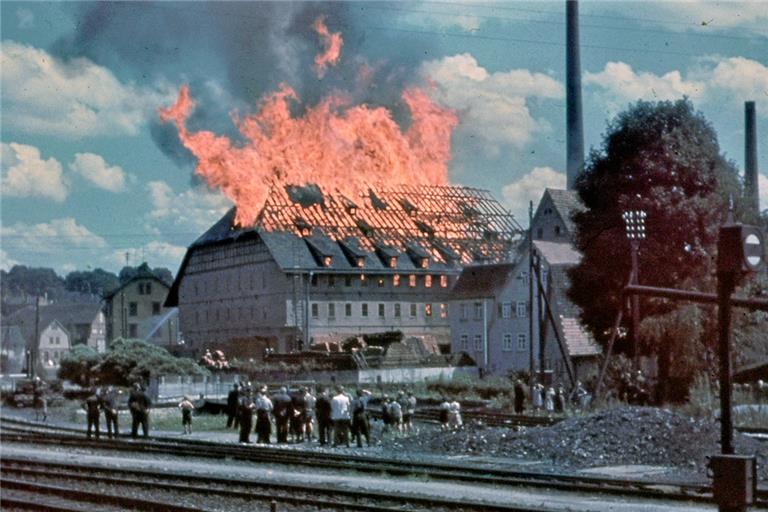 Aufnahme vom Großbrand der Ziegelei Wieland am 20. Juli 1940.  Fotos: Erwin Heugle/copyright Stadtarchiv