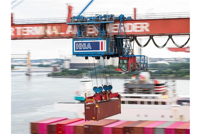 Aufschwung nach Corona: Nach schwierigen Monaten ist im März der Export deutscher Maschinenbauunternehmen stark gestiegen. Foto: Daniel Reinhardt/dpa