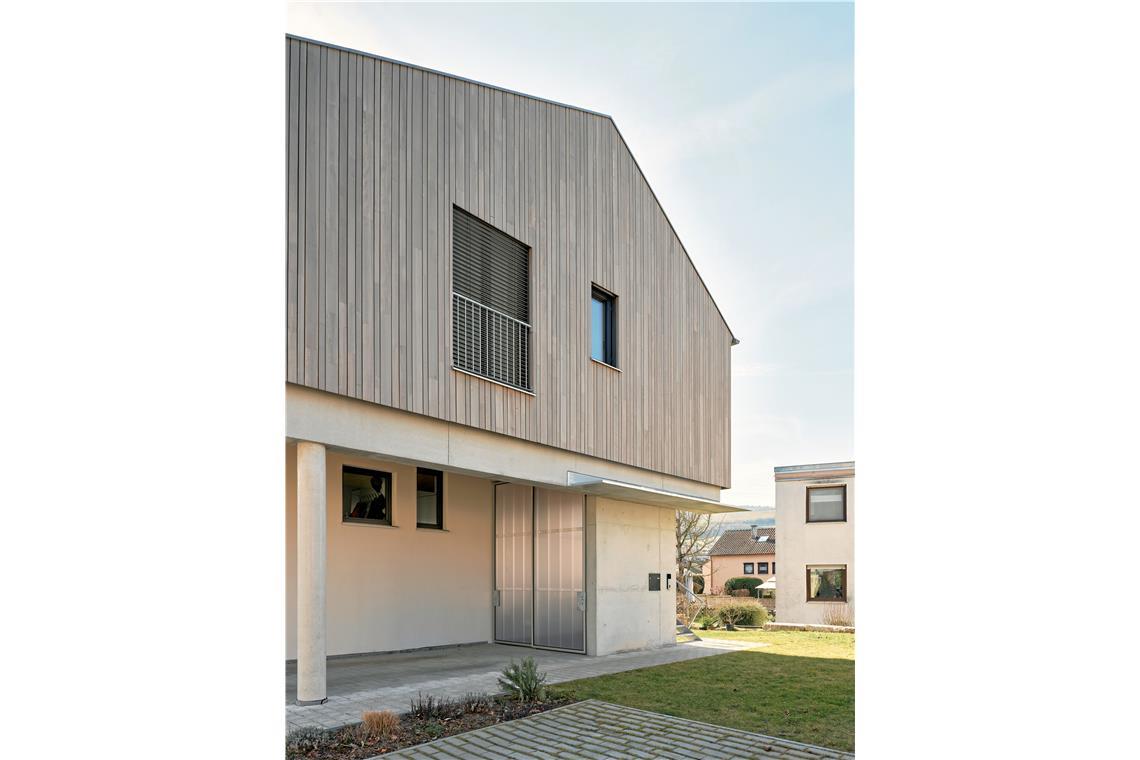 Aufstockung und Anbau Wohnhaus, Weinstadt. Architektur: Studio Ö Architekten Par...