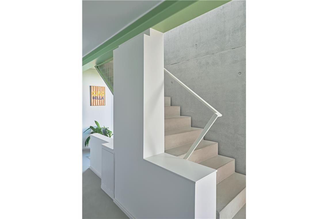 Aufstockung und Anbau Wohnhaus, Weinstadt, innen. Architektur: Studio Ö Architek...