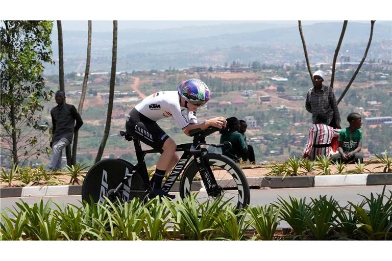 Auftakt der Rad-WM in Ruanda: Die Deutsche Antonia Niedermaier beim Einzelzeitfahren.