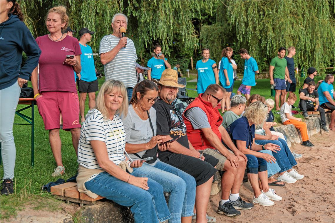 Auftakt des Sommernachtsfestes mit dem Waldsee-Triathlon. 