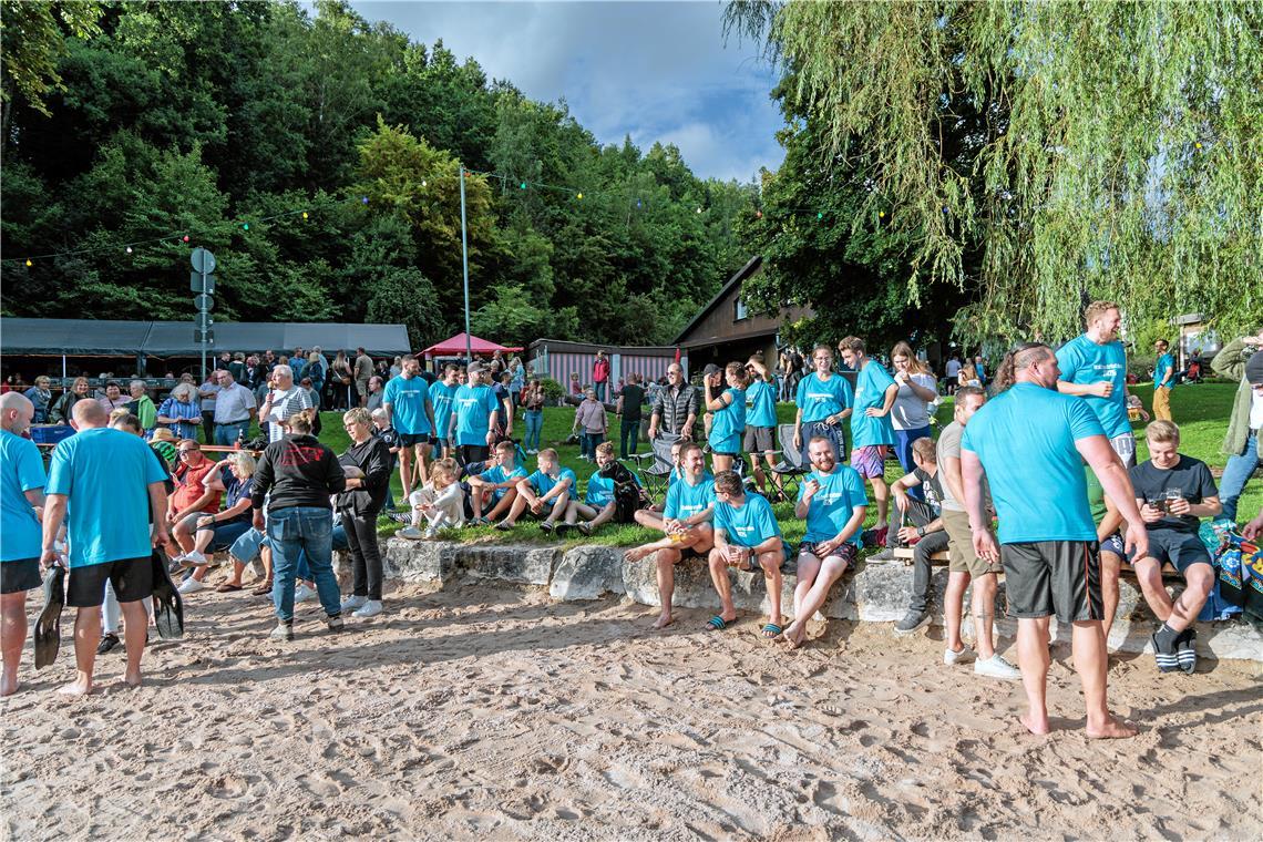 Auftakt des Sommernachtsfestes mit dem Waldsee-Triathlon. 