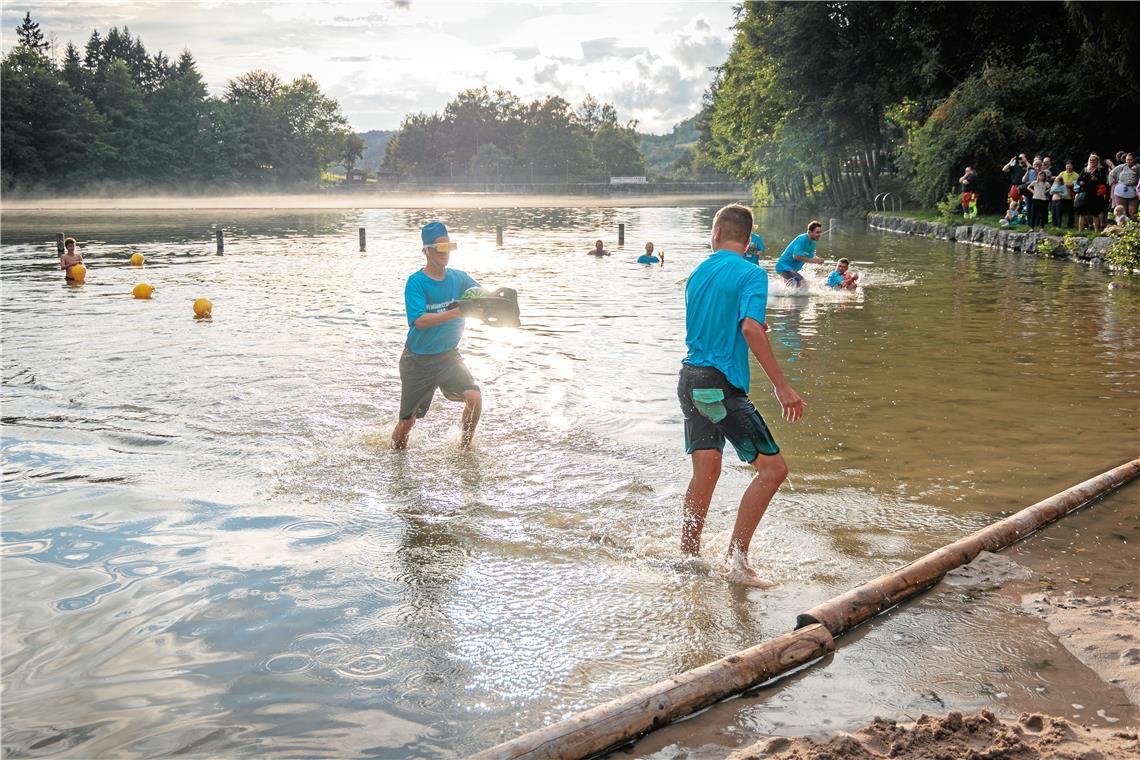 Auftakt des Sommernachtsfestes mit dem Waldsee-Triathlon. 