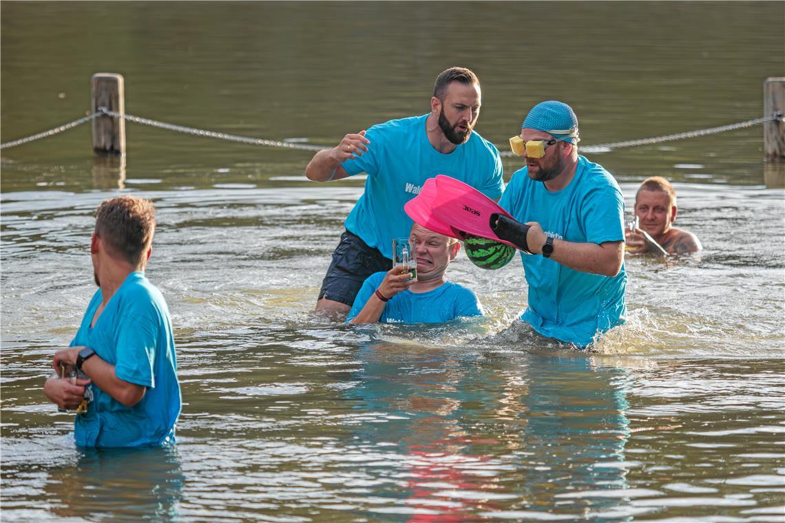 Auftakt des Sommernachtsfestes mit dem Waldsee-Triathlon. 