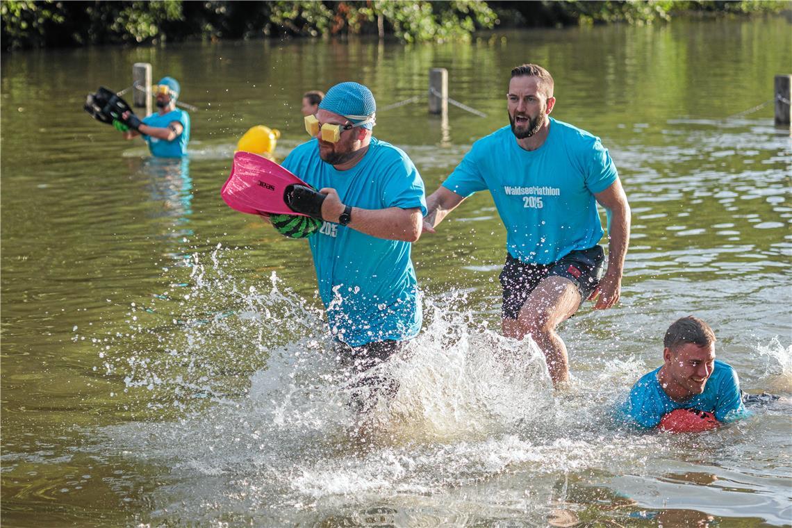 Auftakt des Sommernachtsfestes mit dem Waldsee-Triathlon. 