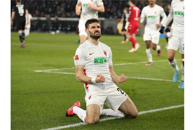 Augsburgs Matchwinner in Bielefeld: Daniel Caligiuri. Foto: Friso Gentsch/dpa