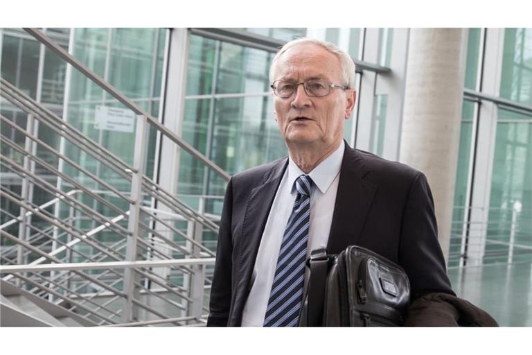 August Hanning, der ehemalige BND-Chef, 2015 im Bundestag. Hat er Spionage für andere Länder betrieben? (Archiv)